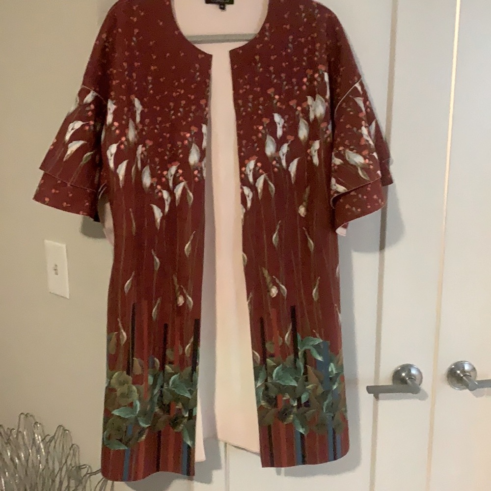 Women’s brand new short sleeves jacket.
